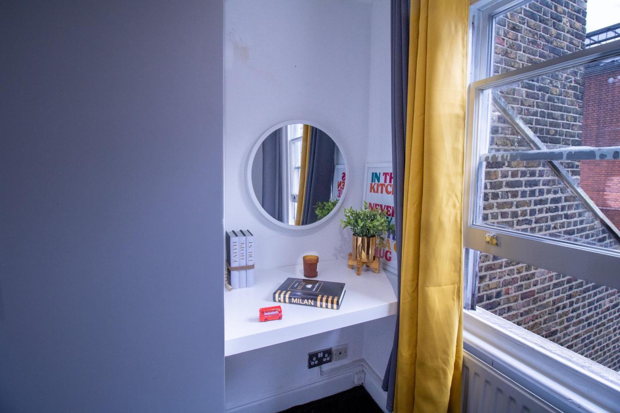 Appartement Luxurious 1-bedroom Penthouse On Oxford Street 11g Londen