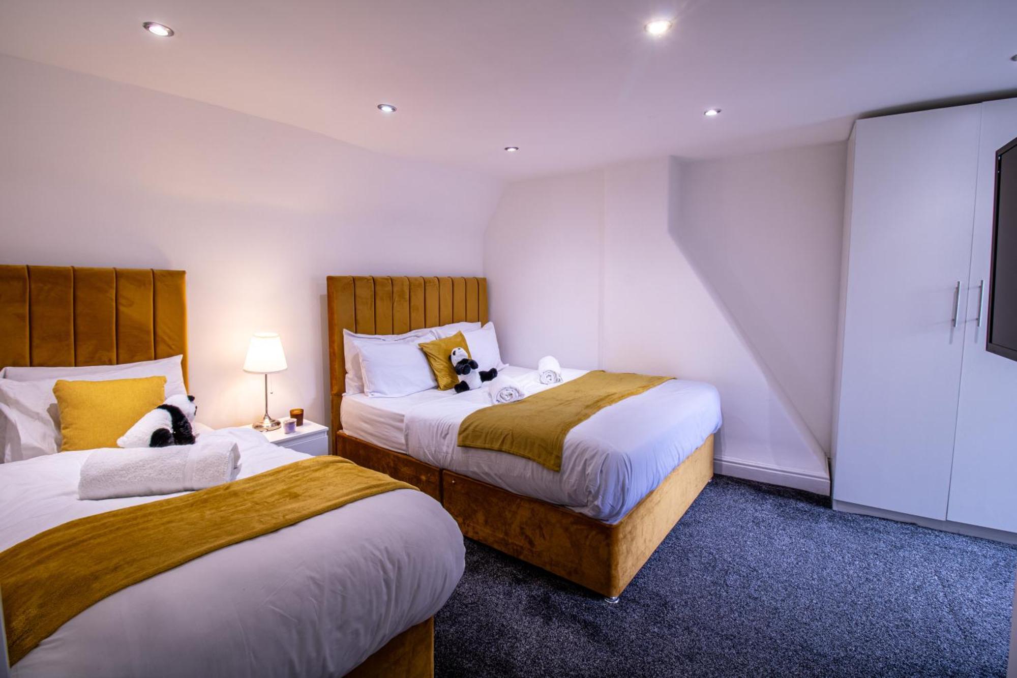 Luxurious 1-bedroom Penthouse On Oxford Street 11g *
