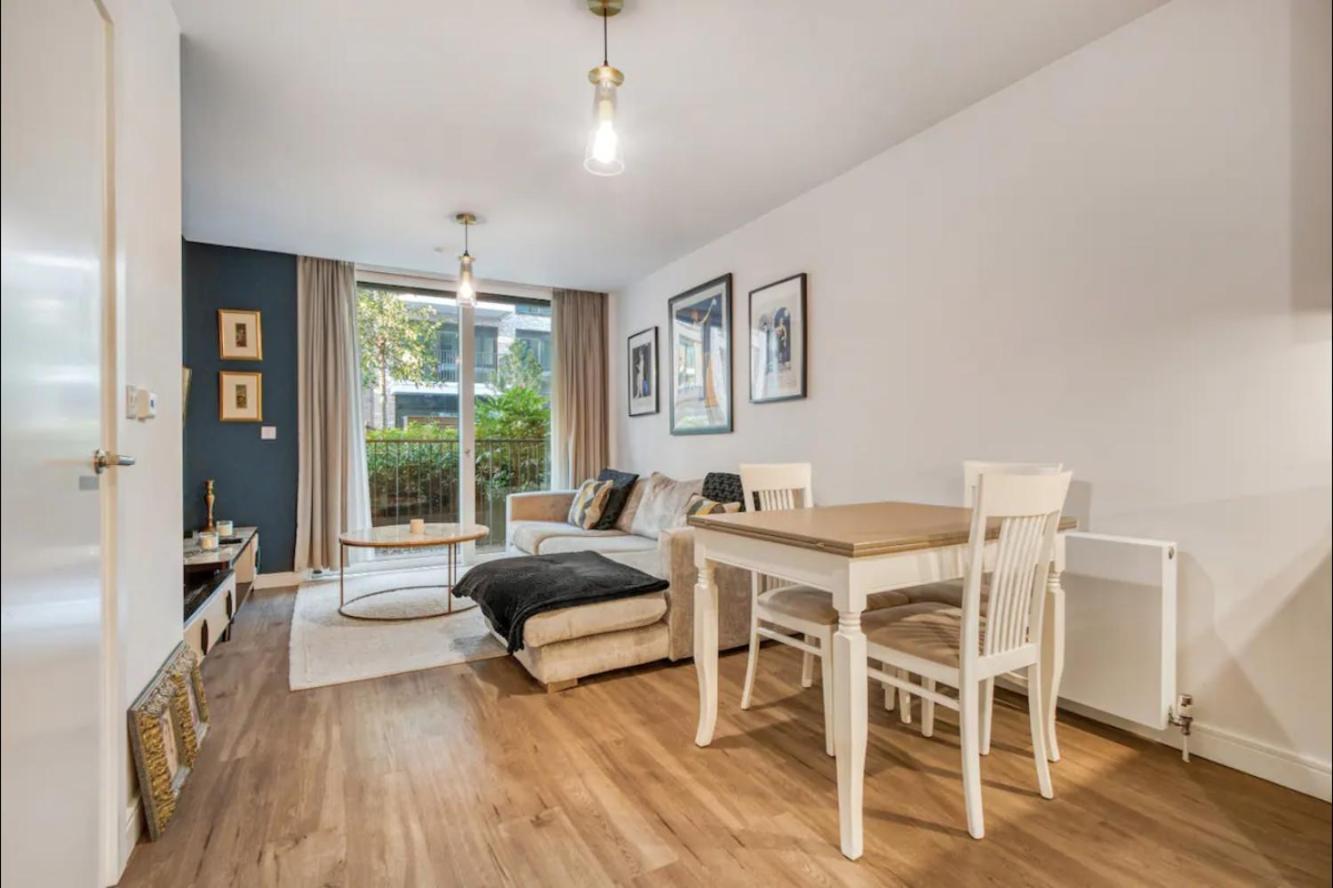 Chelsea Chic: An Upscale And Modern Flat Londen