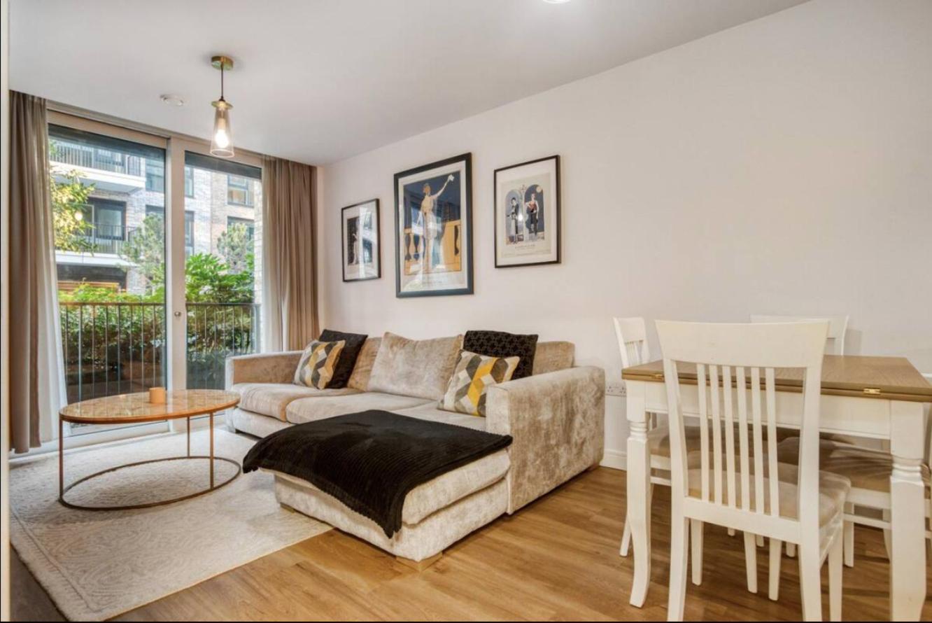 Chelsea Chic: An Upscale And Modern Flat Appartement
