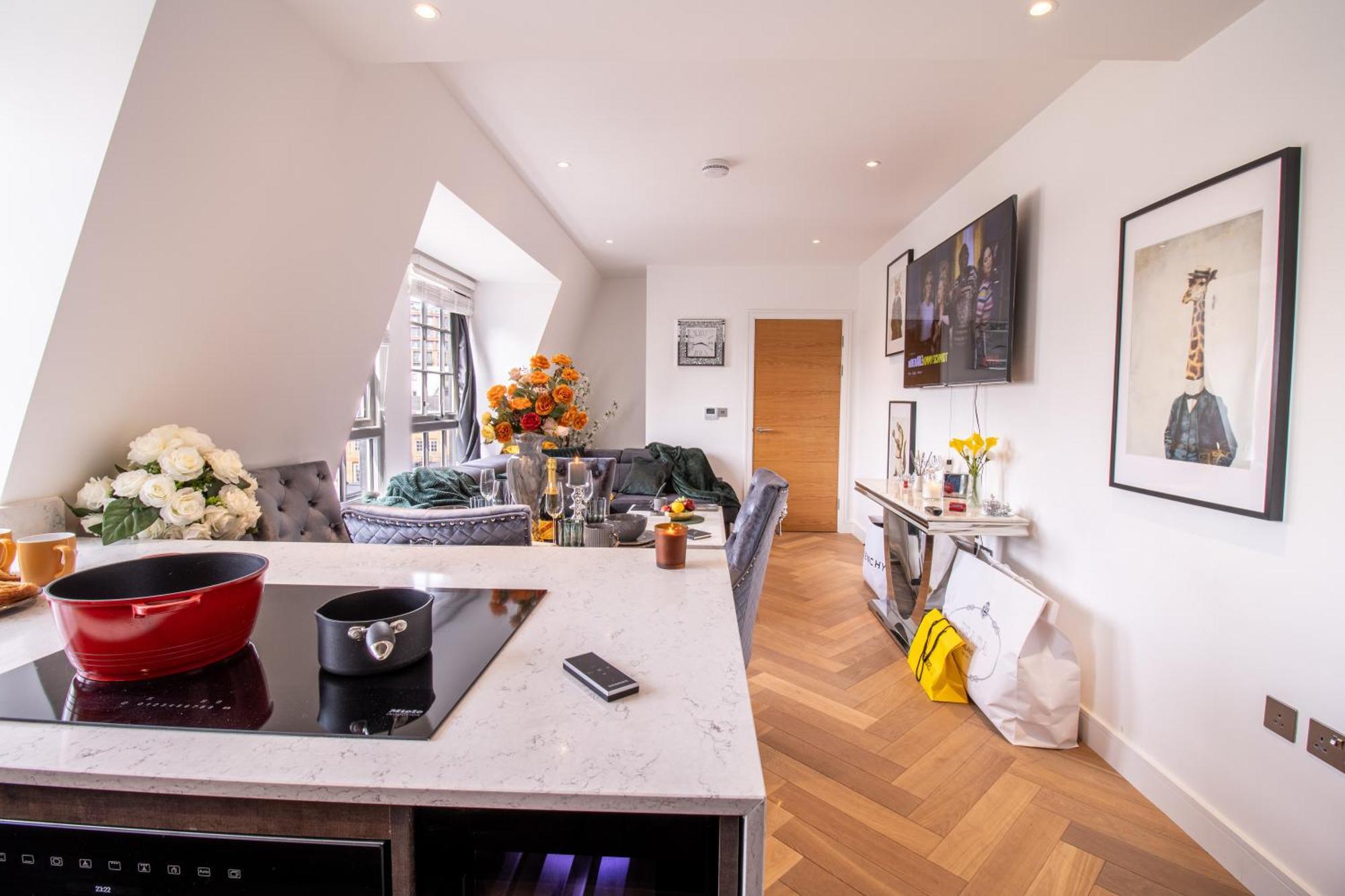 Luxurious 1-bedroom Penthouse In Marble Arch 71 *
