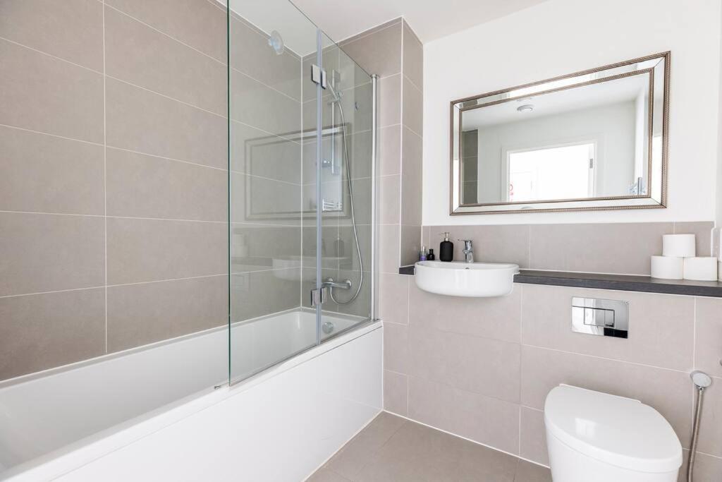 Apartamento Stylish & Comfortable Top-floor Flat In Harrow Londres