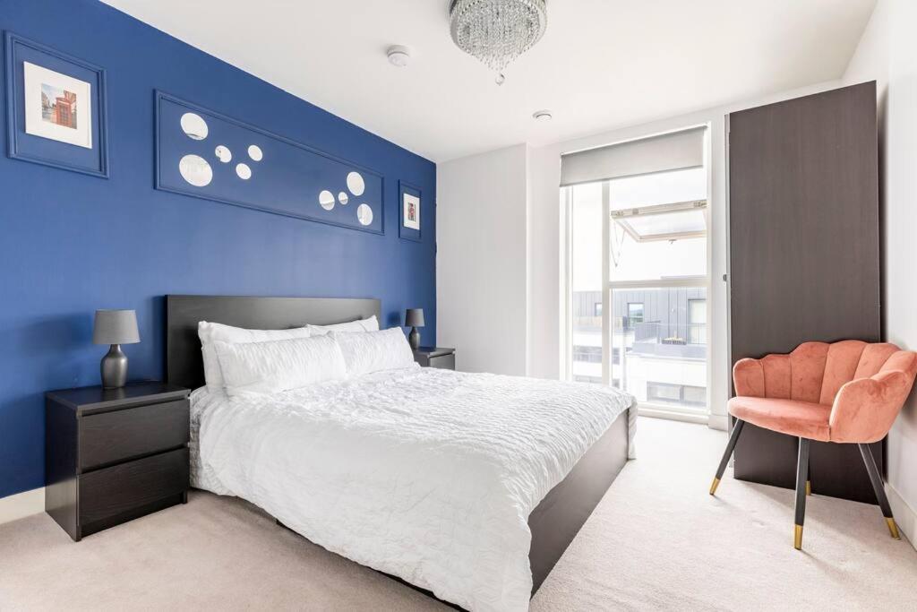 Stylish & Comfortable Top-floor Flat In Harrow Londres