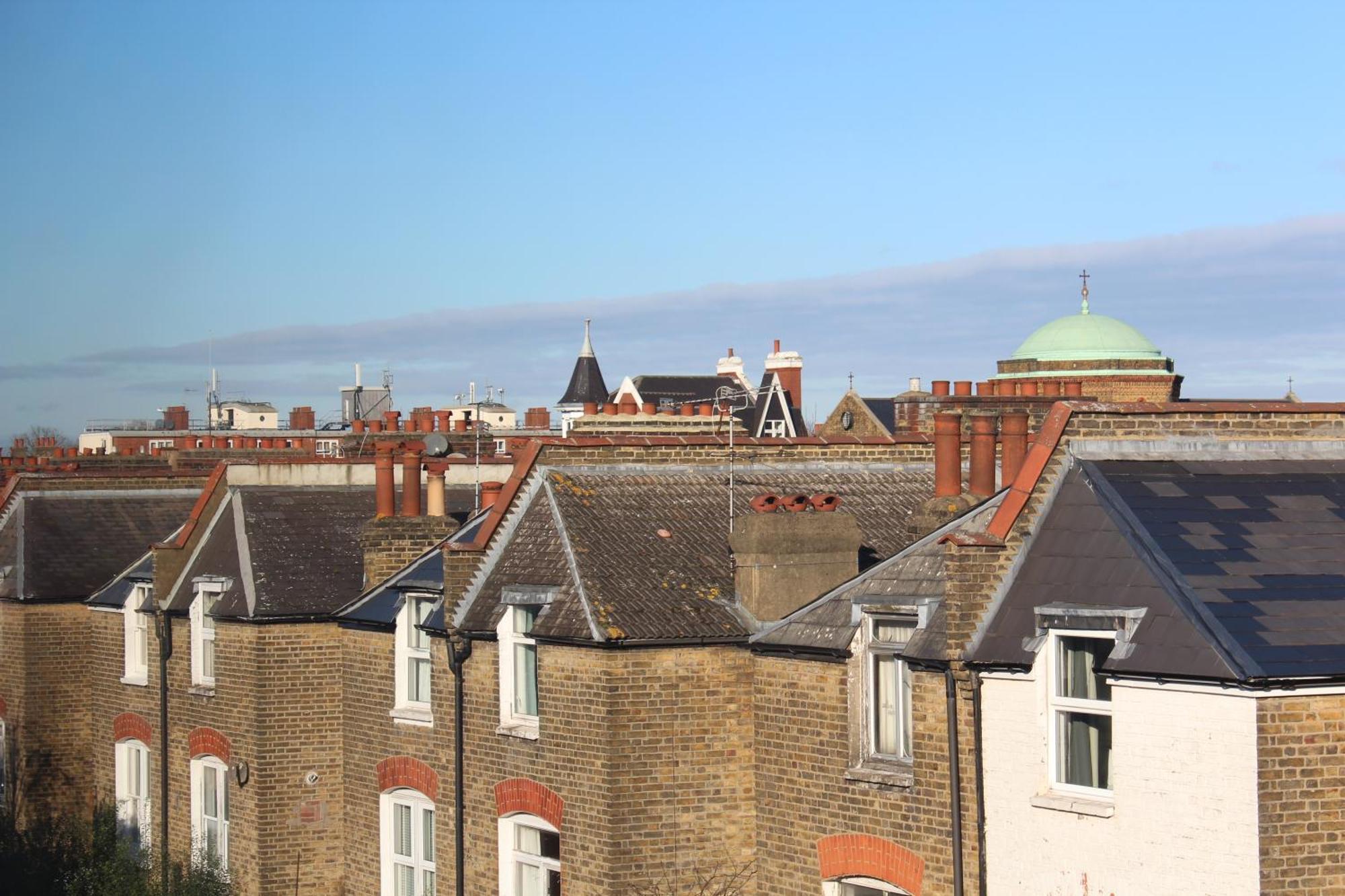 Apartamento 20 Mins To Central London, Stylish Sky Views 2 Bed *