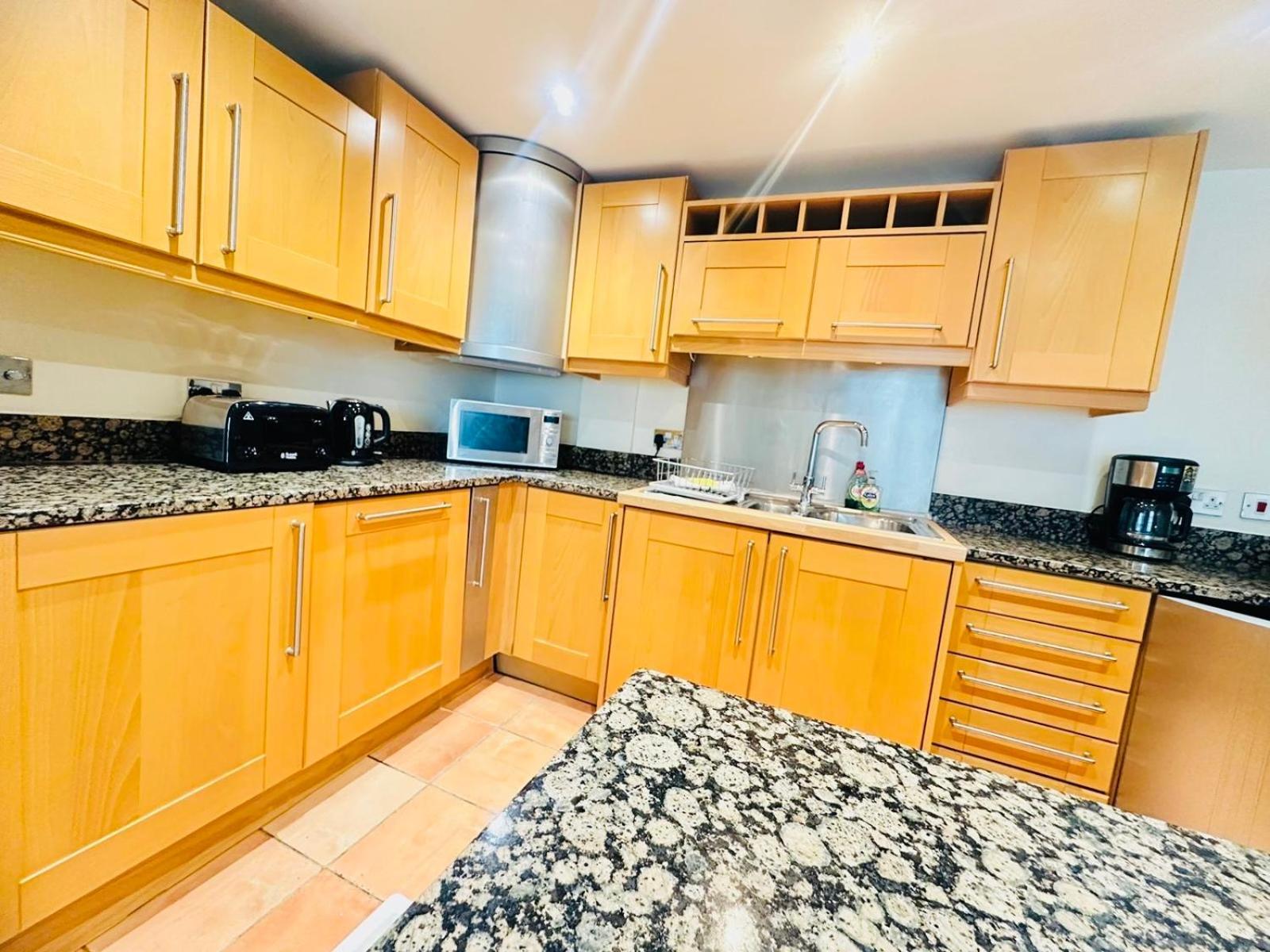 Modern 2bed 2bath Canary Wharf - Upto 5 Person Londres