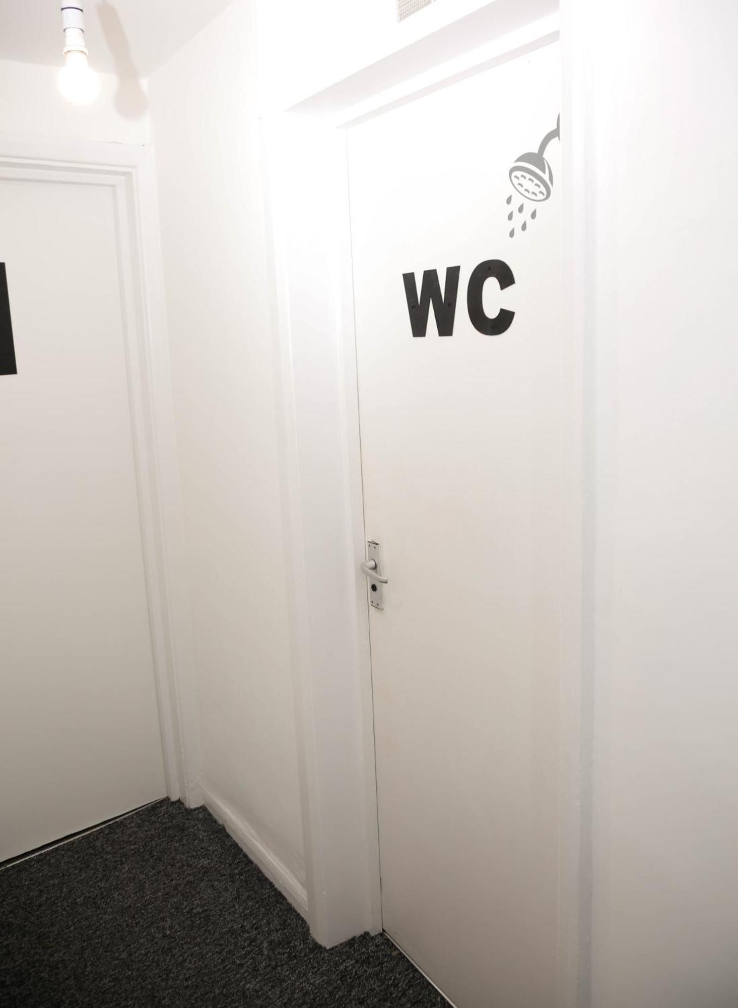 Stylish 1-minute Walk To Camden Town Metro, Shops, Cafes, Bars & Restaurants With Shared Bathrooms Quarto em Acomodações Particulares