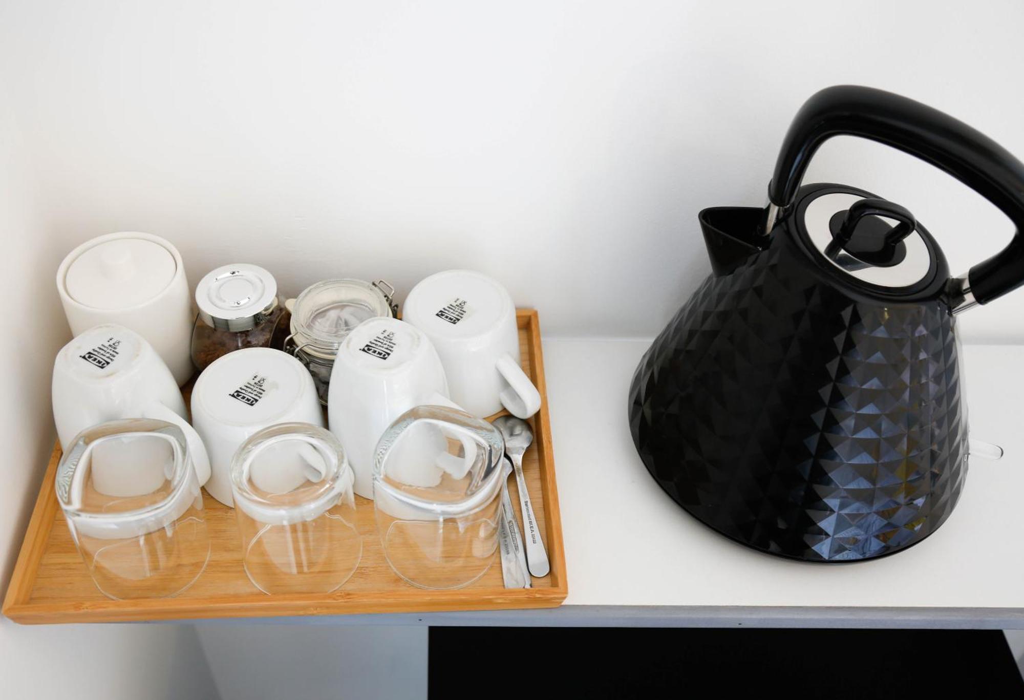 Stylish 1-minute Walk To Camden Town Metro, Shops, Cafes, Bars & Restaurants With Shared Bathrooms * Londen