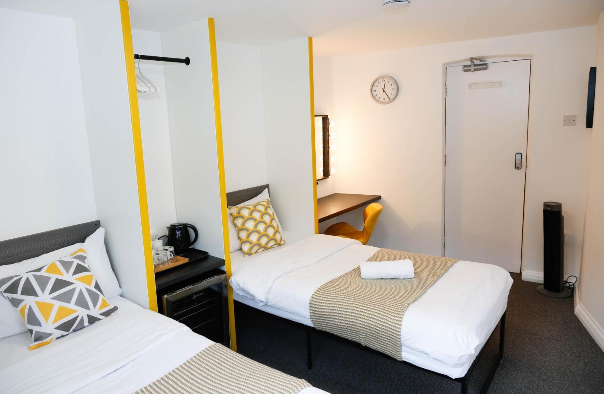 Stylish 1-minute Walk To Camden Town Metro, Shops, Cafes, Bars & Restaurants With Shared Bathrooms Accommodatie bij particulieren Londen
