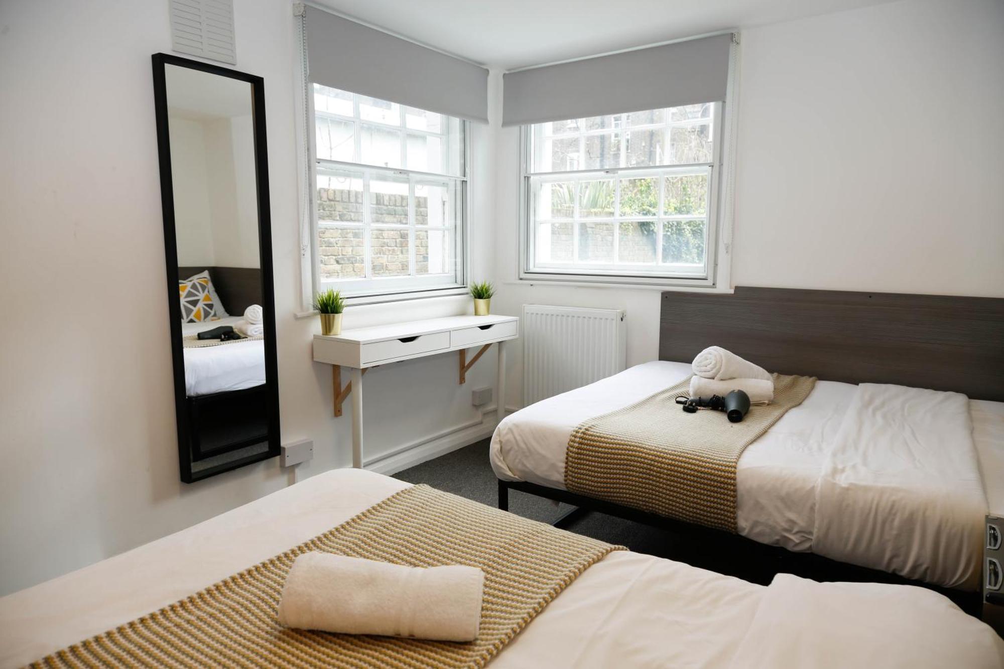 Stylish 1-minute Walk To Camden Town Metro, Shops, Cafes, Bars & Restaurants With Shared Bathrooms * Londen