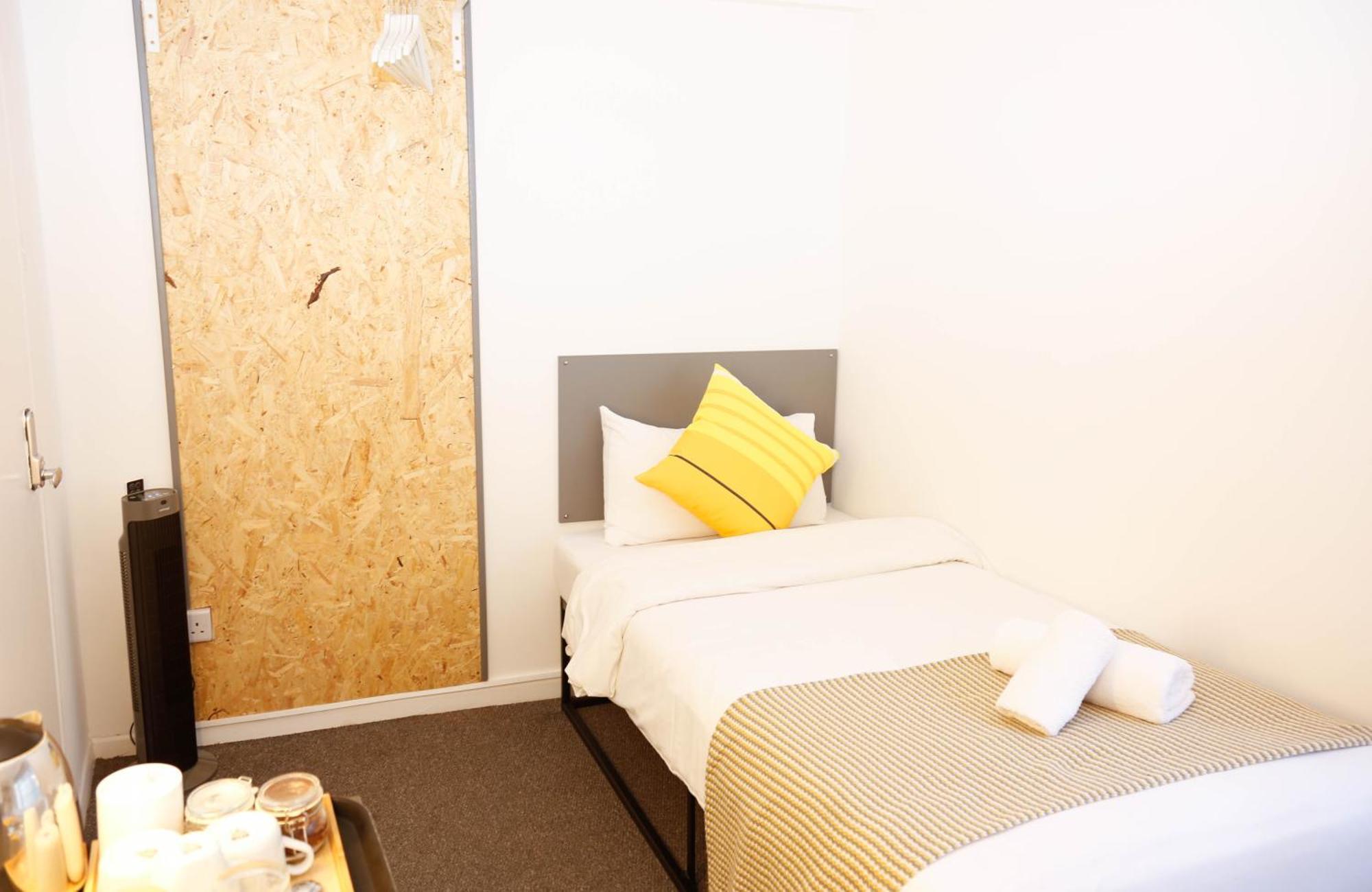 Stylish 1-minute Walk To Camden Town Metro, Shops, Cafes, Bars & Restaurants With Shared Bathrooms Accommodatie bij particulieren Londen