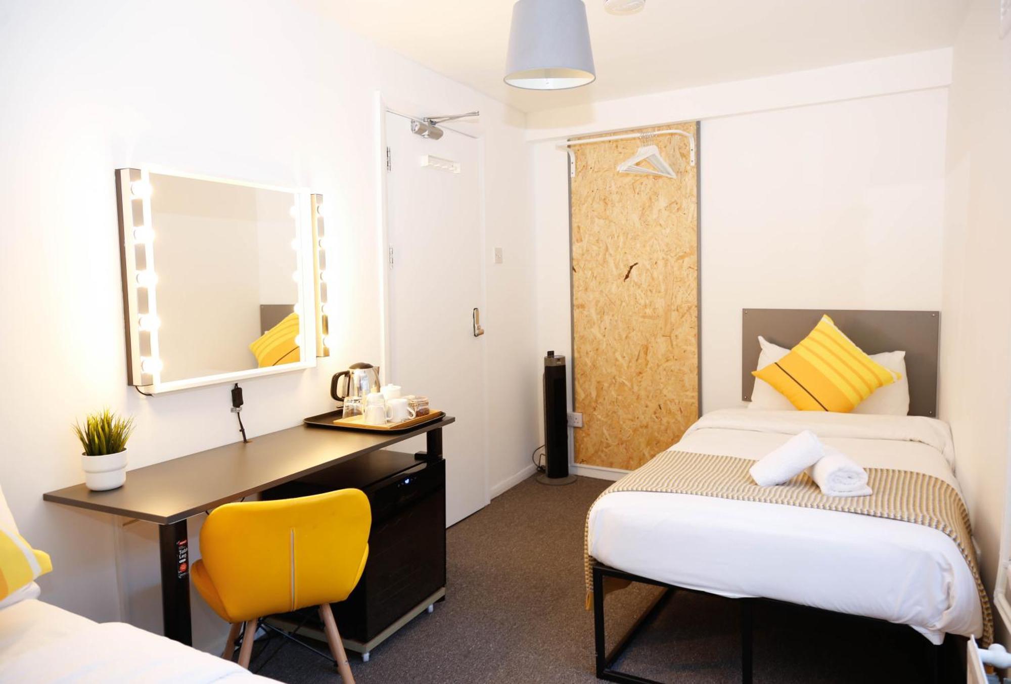 Stylish 1-minute Walk To Camden Town Metro, Shops, Cafes, Bars & Restaurants With Shared Bathrooms Accommodatie bij particulieren Londen