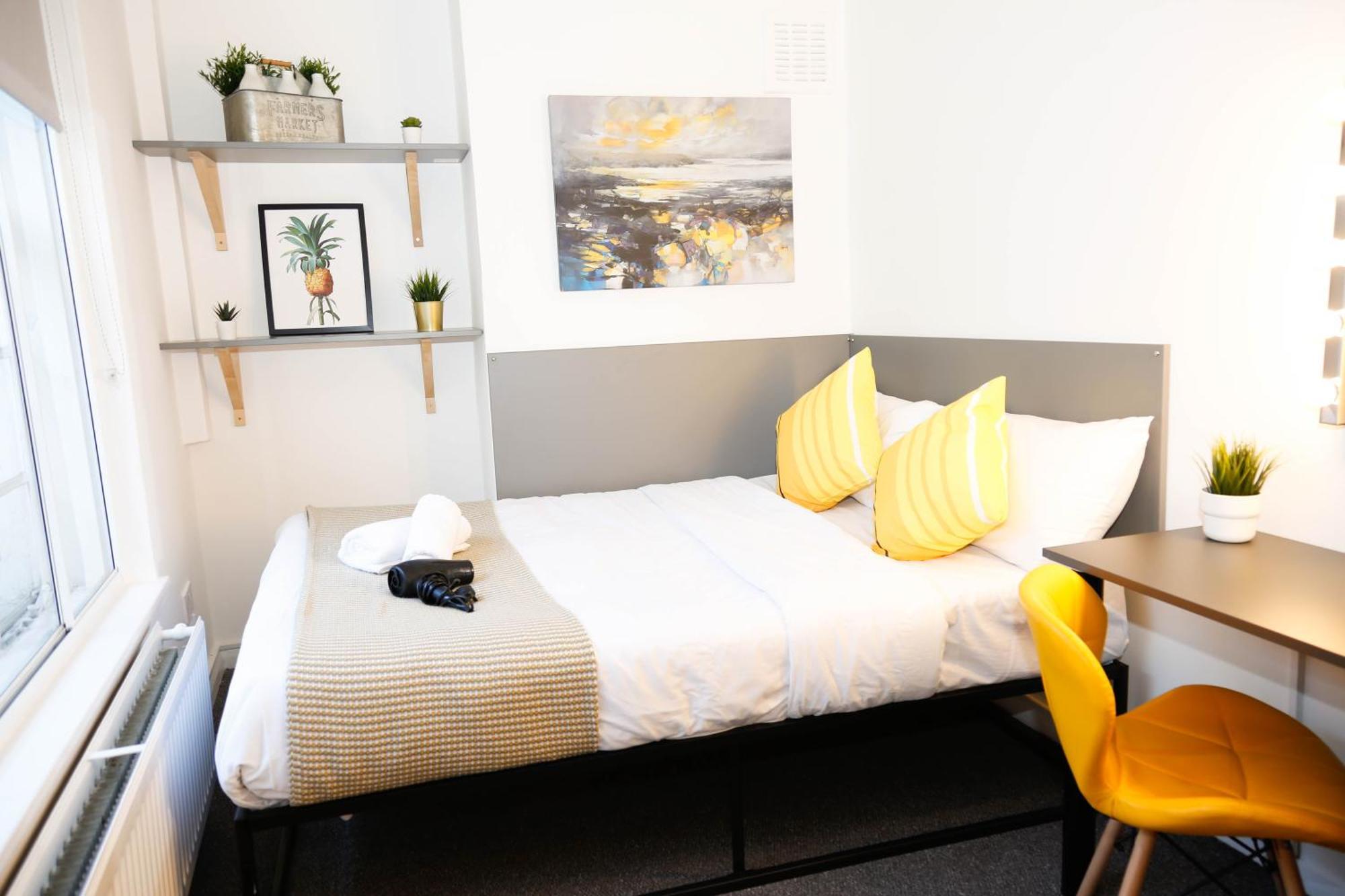 Stylish 1-minute Walk To Camden Town Metro, Shops, Cafes, Bars & Restaurants With Shared Bathrooms Quarto em Acomodações Particulares