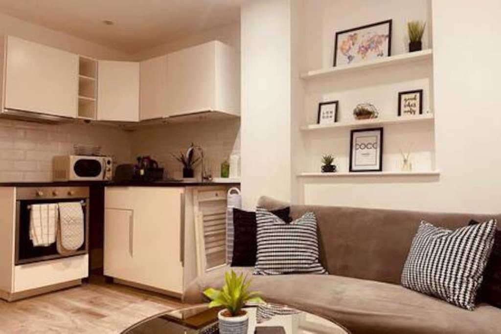 Modern 1 Bed Flat In Hackney With Parking Apartamento