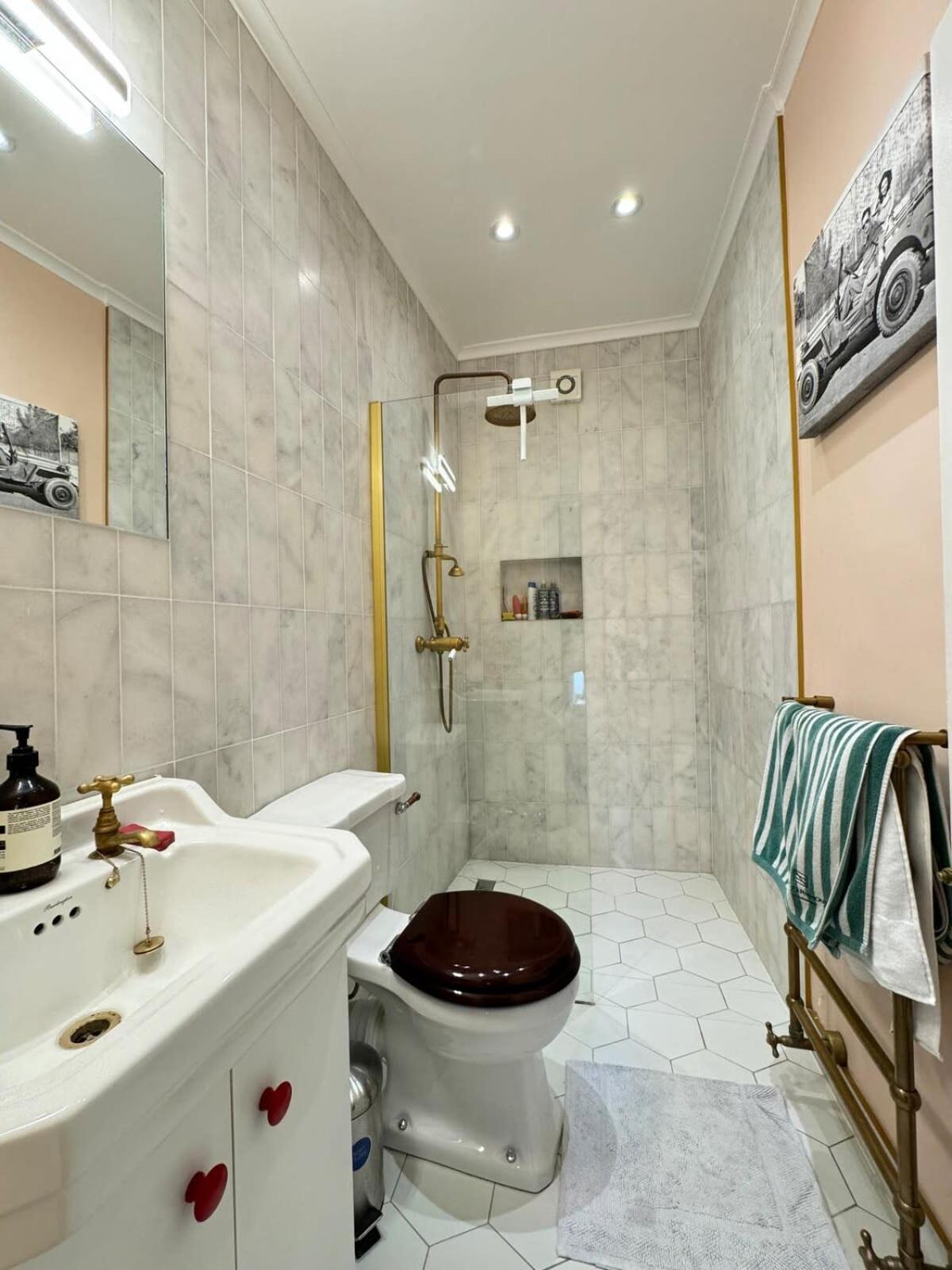 Homely Flat Wterrace 3 Mins To Battersea Park Appartement