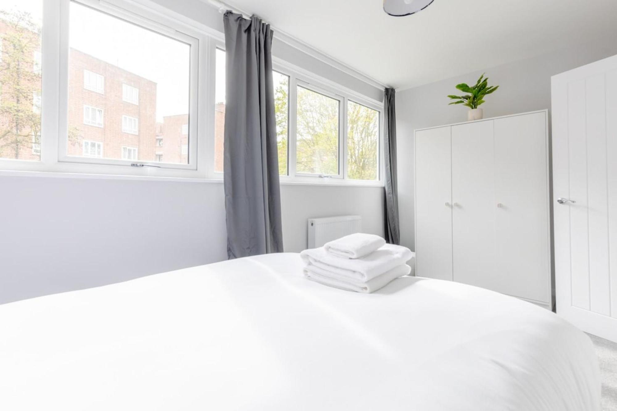 Newly Renovated 3bd Islington! Hébergement de vacances