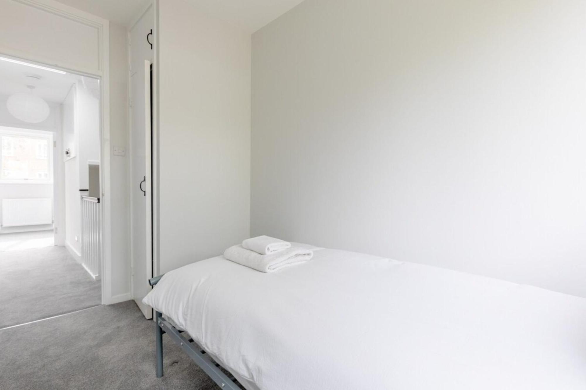 Hébergement de vacances Newly Renovated 3bd Islington!