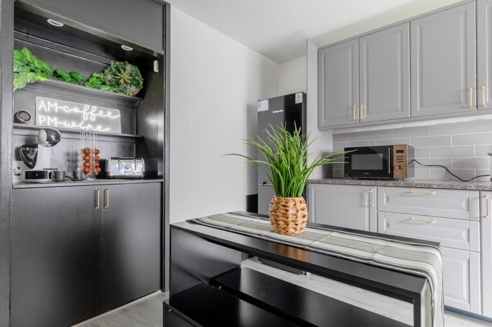 Newly Renovated 3bd Islington! Hébergement de vacances *