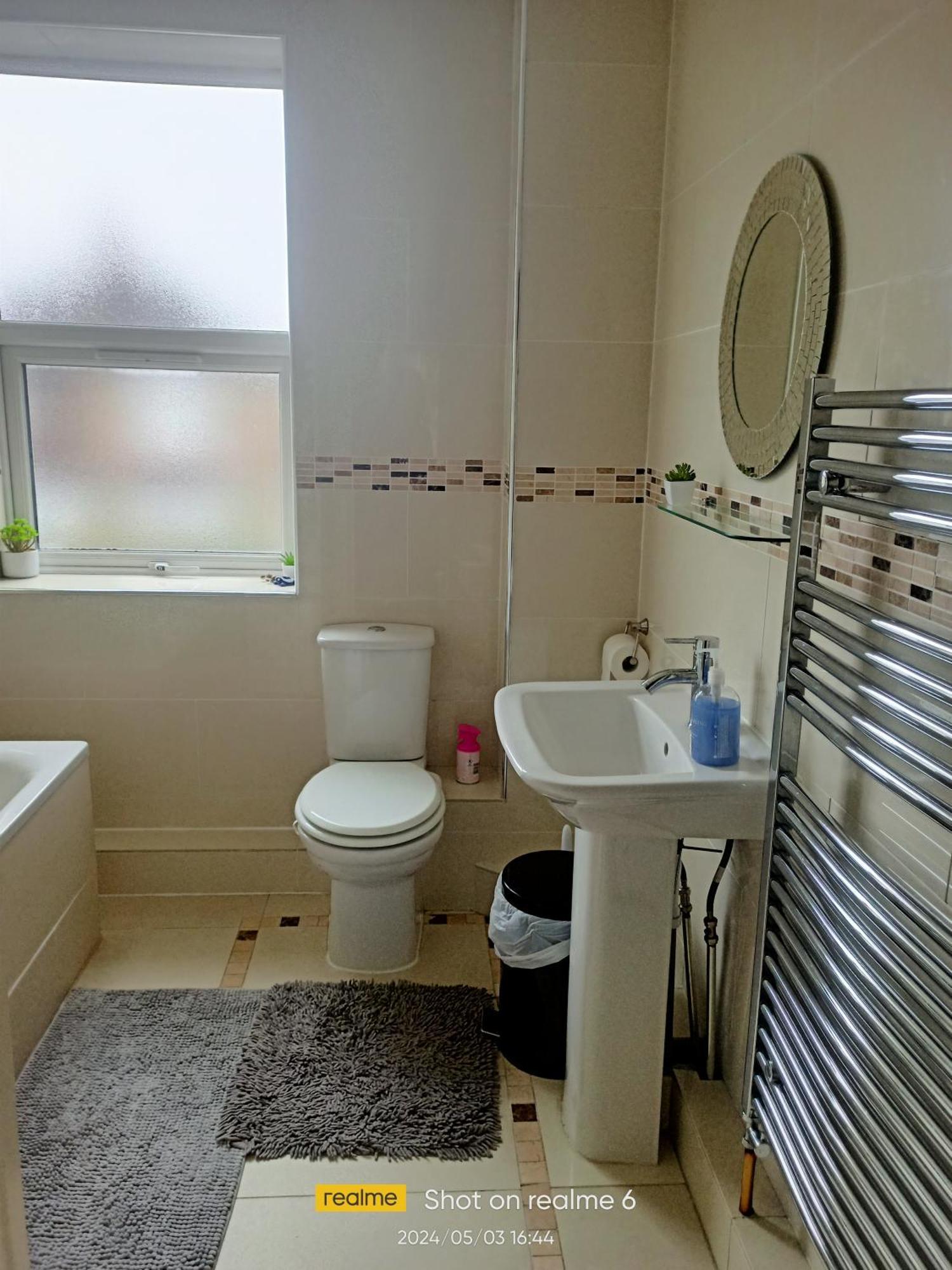 Hospedagem domiciliar Goldy's Place In E17 Room2 Londres