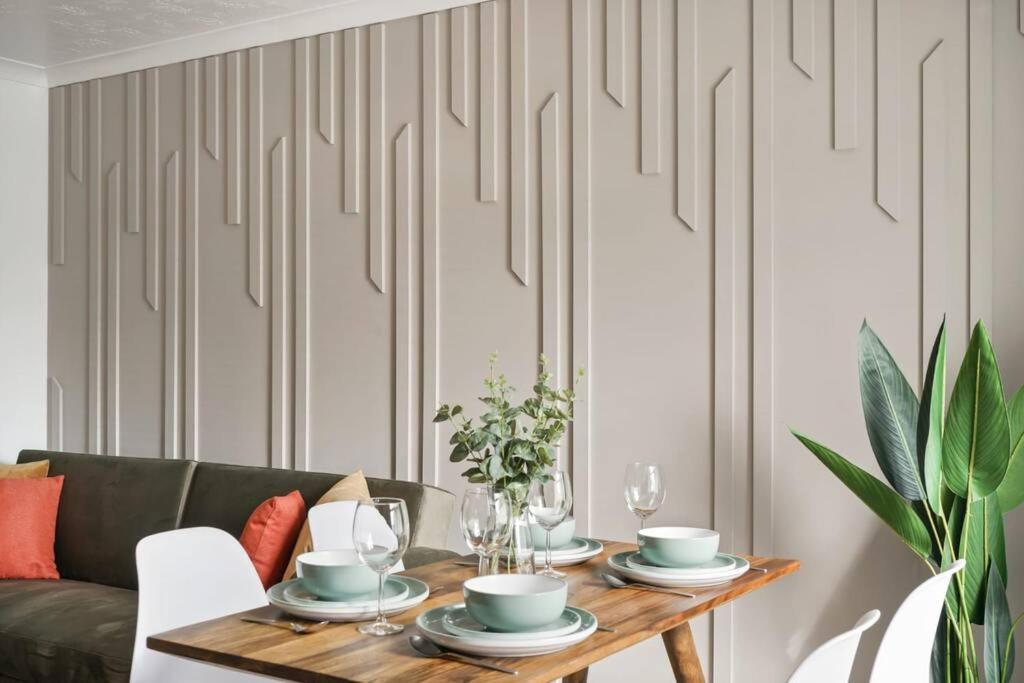 Cosy & Modern Property In - Sleeps Up To 5 London