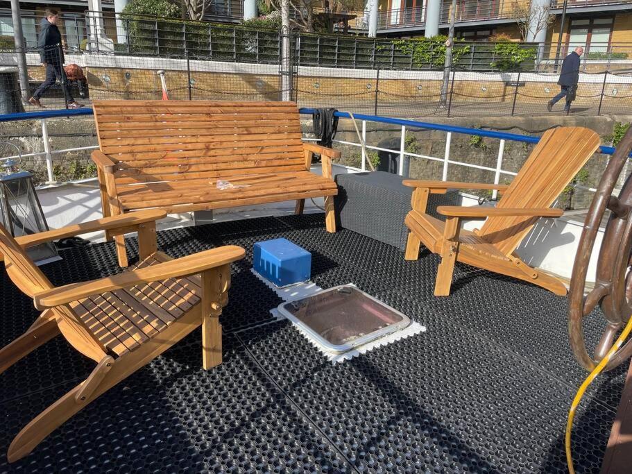 Hotel en barco Historic Dutch Barge, Idyllic Location *