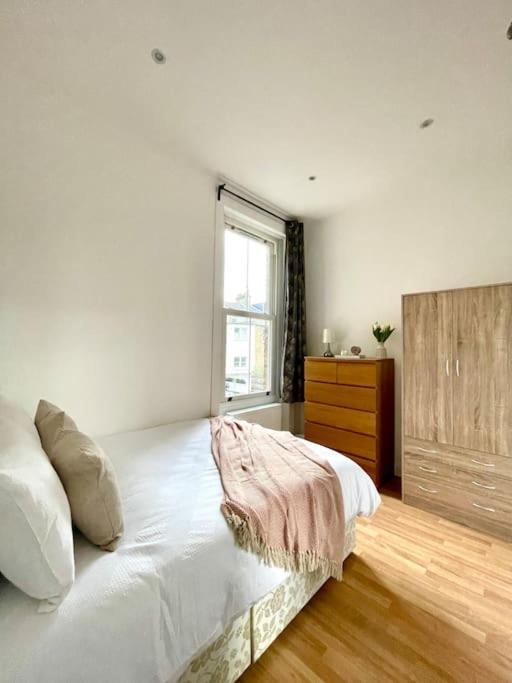 A Charming One Double Bedroom Flat Appartement *