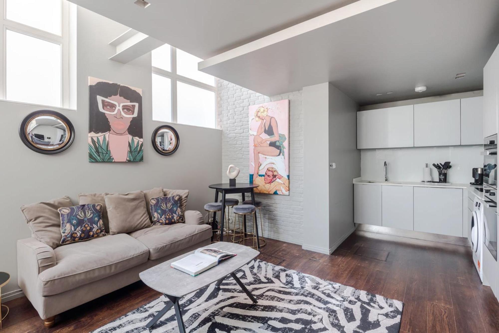 Apartment Modern Times - Covent Garden By Frankie Says