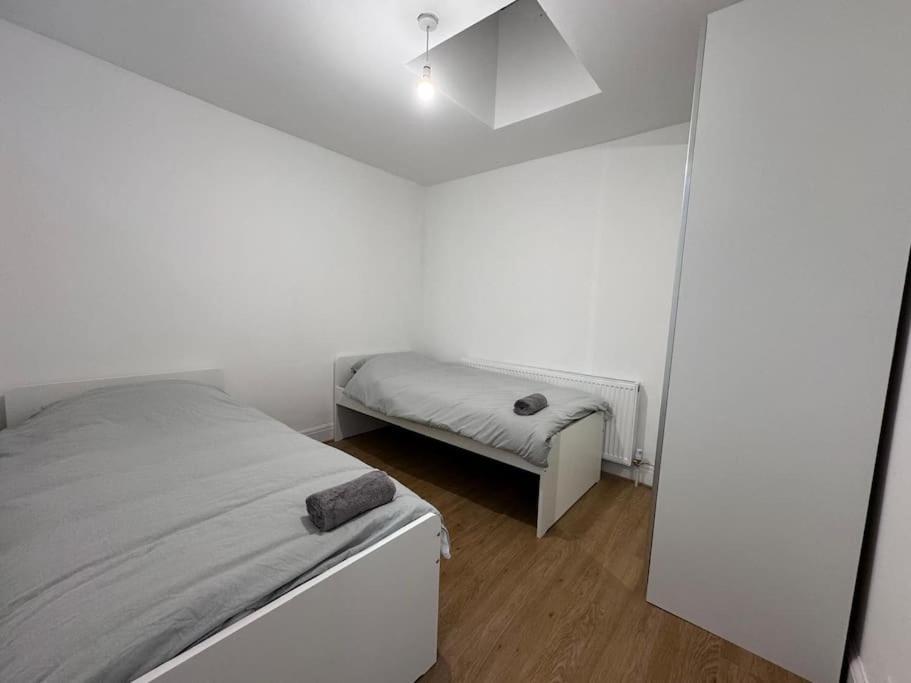 Elegant Living, 3 Bedroom Modern House