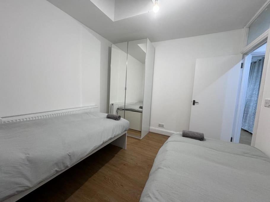 Holiday home Elegant Living, 3 Bedroom Modern House