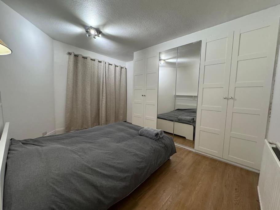 Holiday home Elegant Living, 3 Bedroom Modern House *