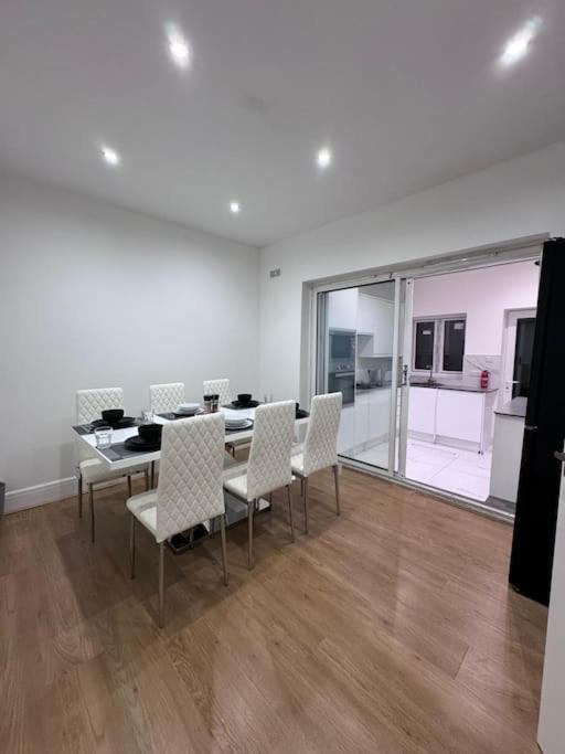 Hébergement de vacances Elegant Living, 3 Bedroom Modern House
