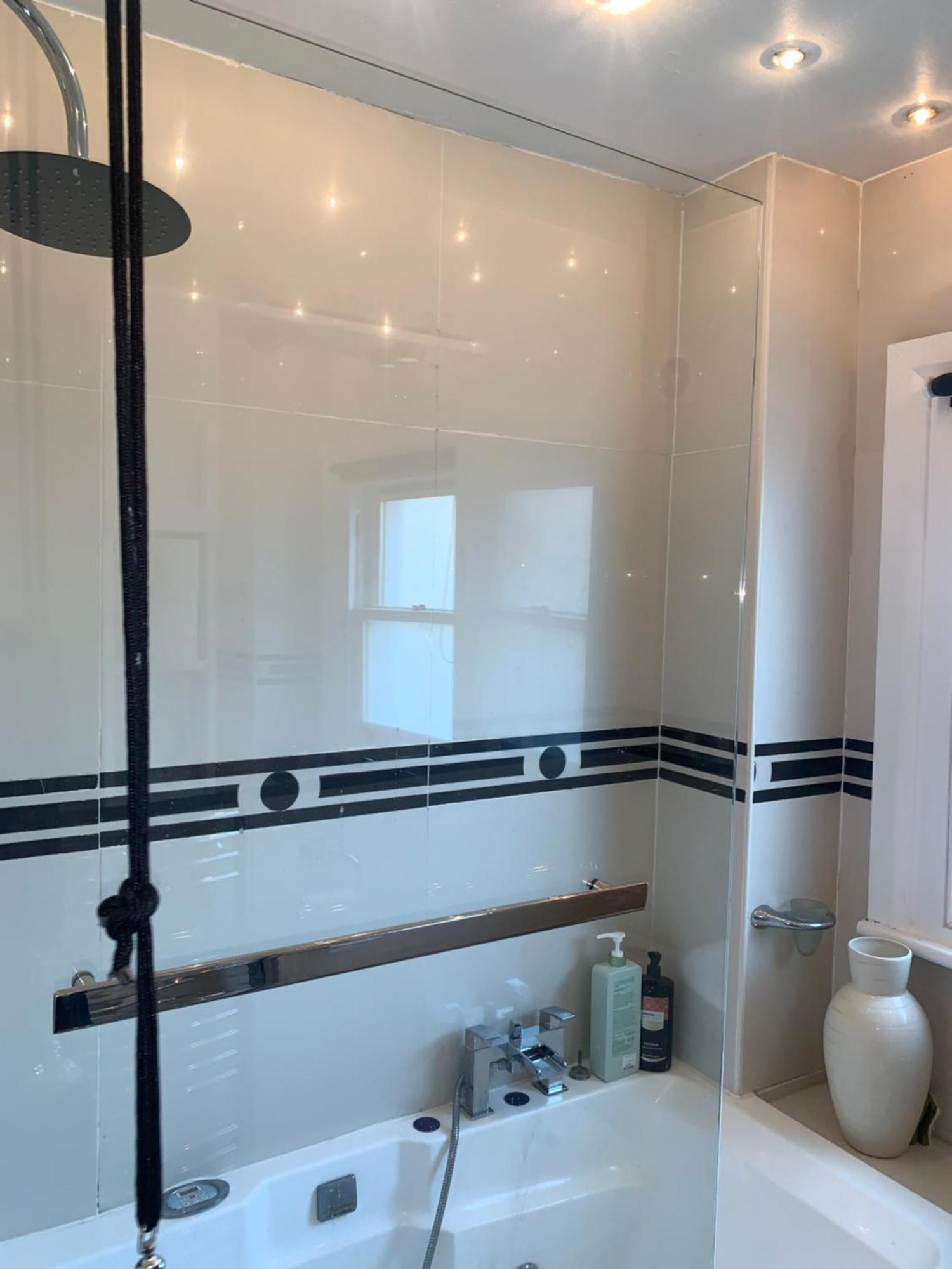 Superbly Furnished In Quarto em Acomodações Particulares Londres