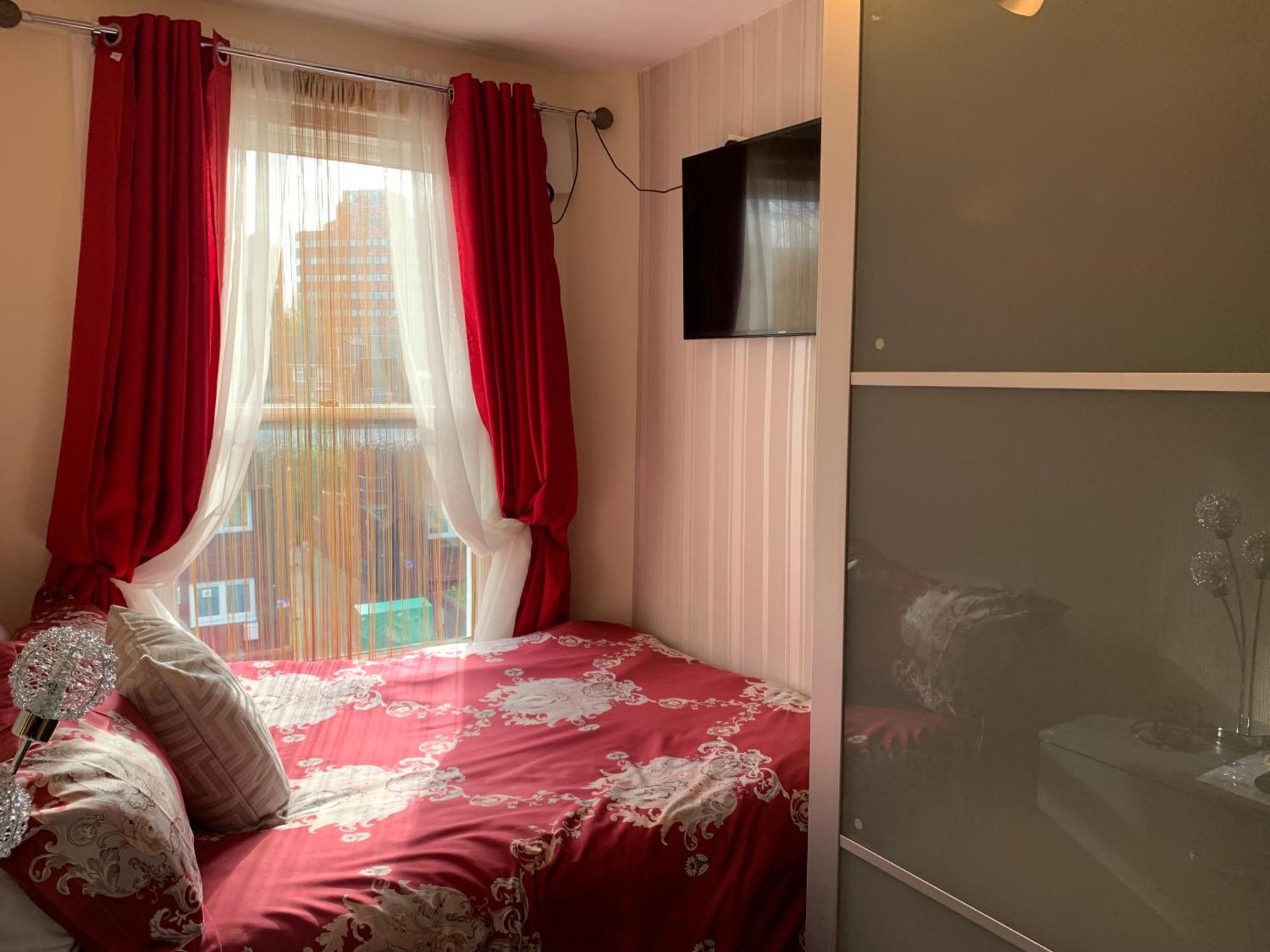 Quarto em Acomodações Particulares Superbly Furnished In