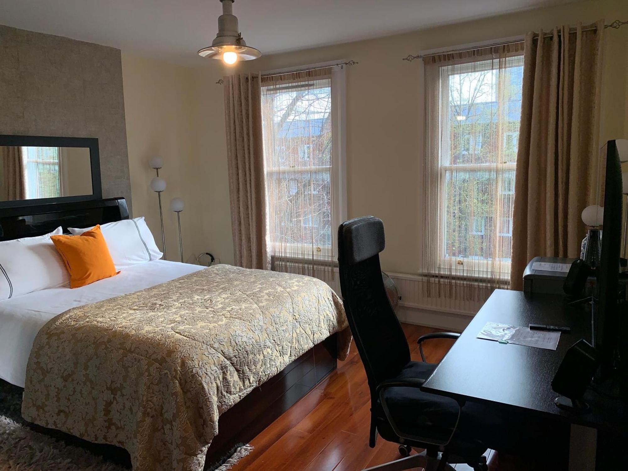 Superbly Furnished In Homestay