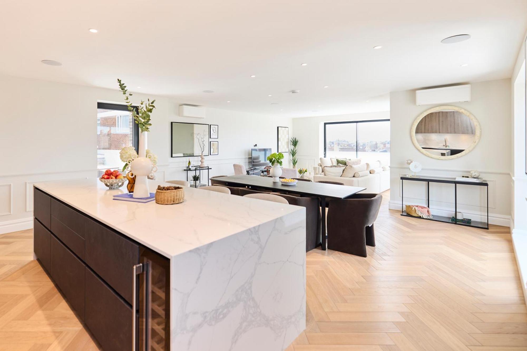 The Temple Fortune Crib - Lovely 3bdr House With Balcony London