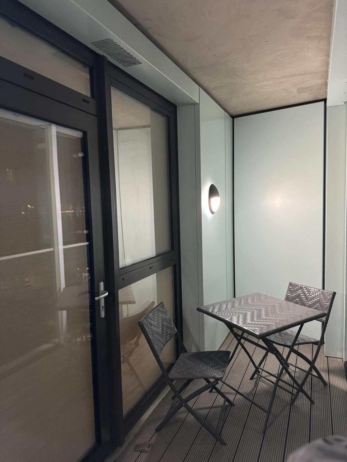 Greenwich Riverside Apartment *