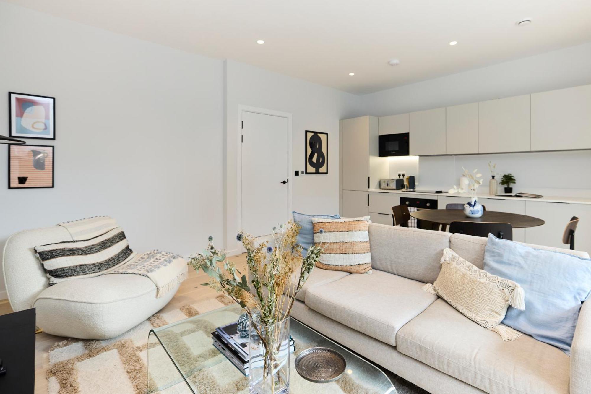 The Brondesbury Quarters - Modern 2bdr Flat With Balcony & Parking Apartamento