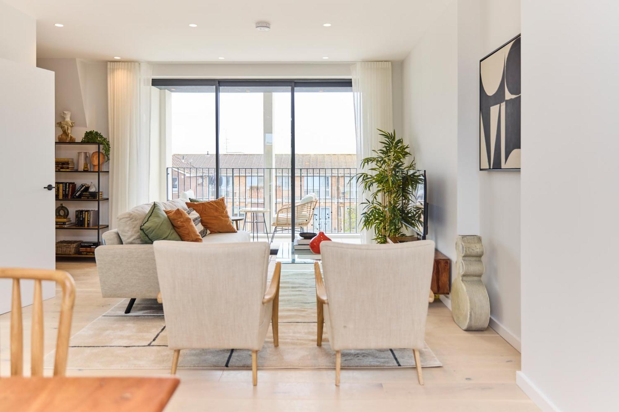 The Brondesbury Hideaway - Stylish 3bdr Flat With Balcony & Parking * Londres