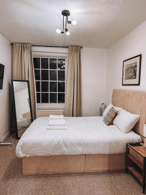 Modern Flat In Apartment London
