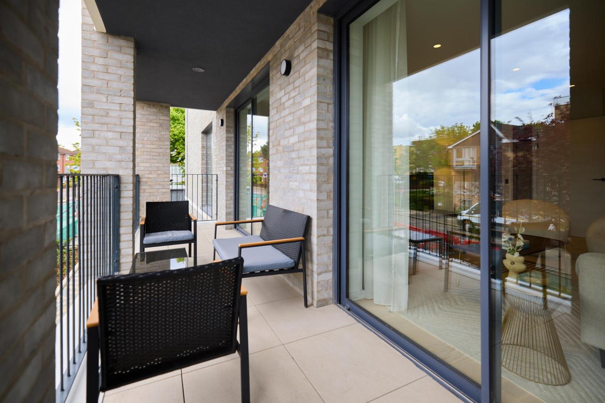 The Brondesbury Escape - Cosy 1bdr Flat With Balcony & Parking London