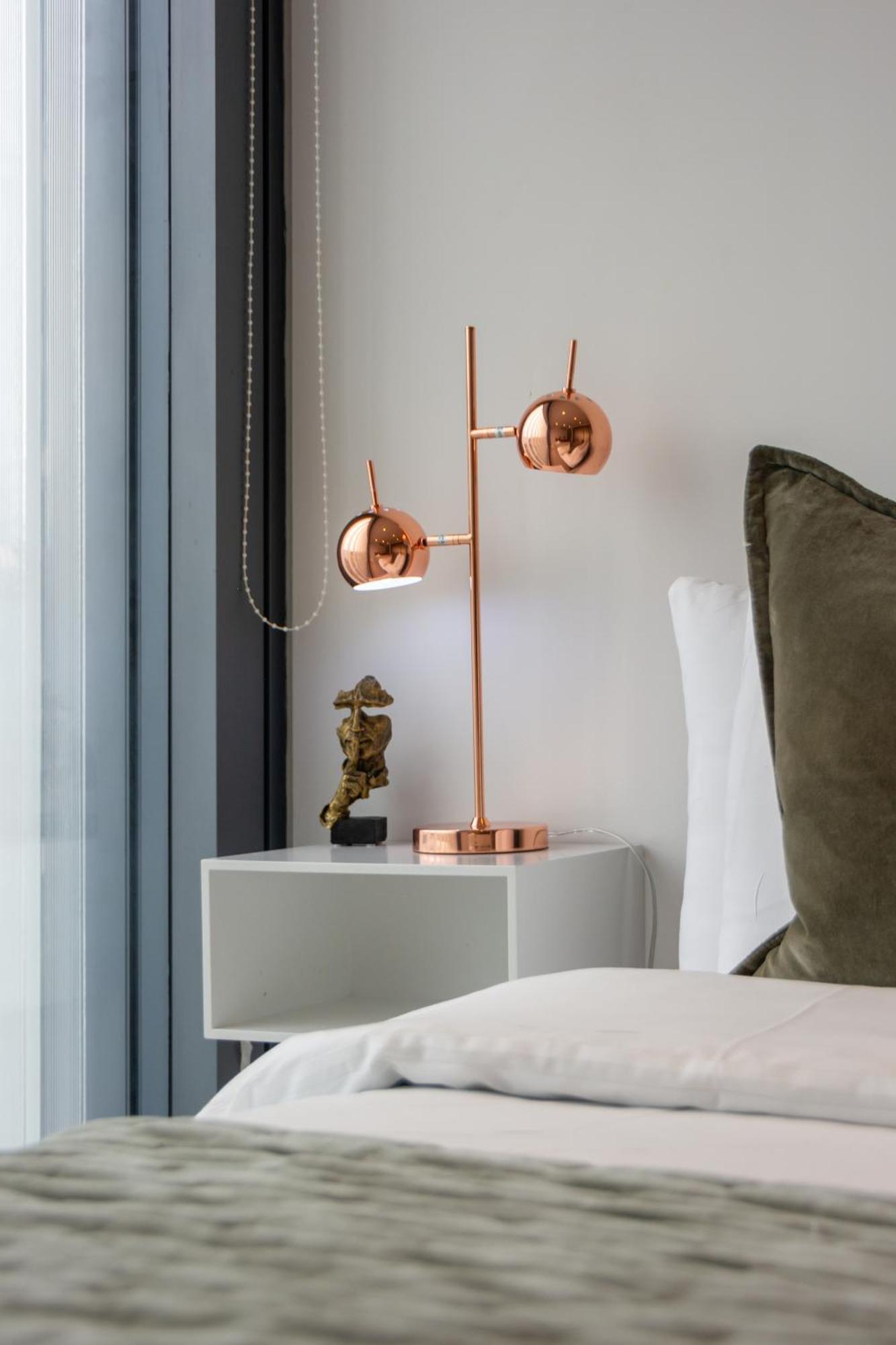 Mysquare Premium One Bedroom Road Basin