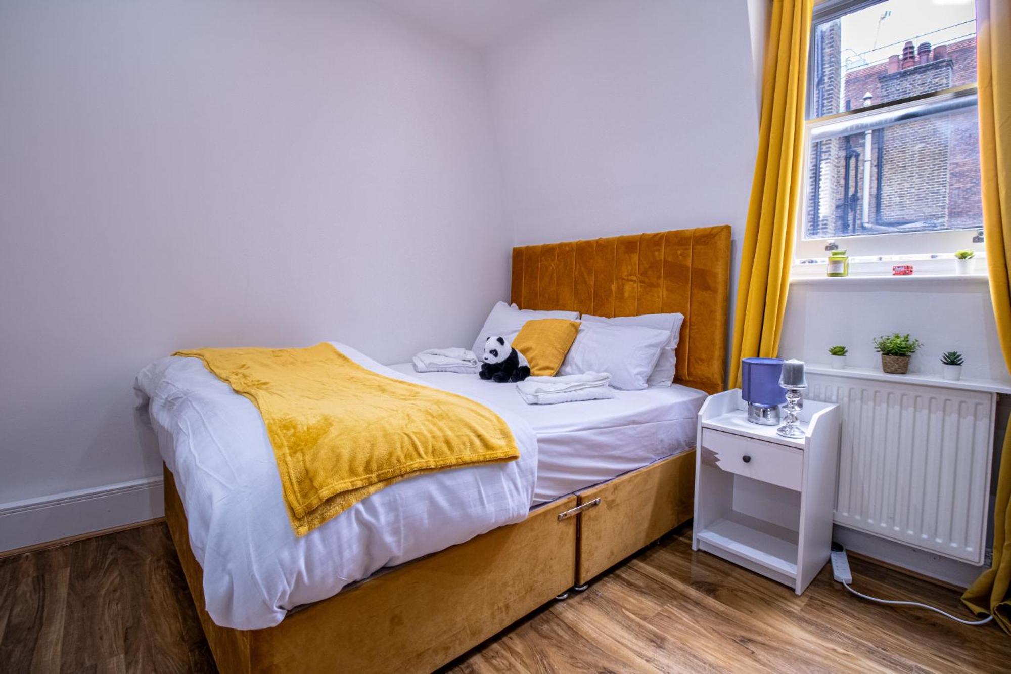 Modern 2-bedroom On Oxford Street 8gc London
