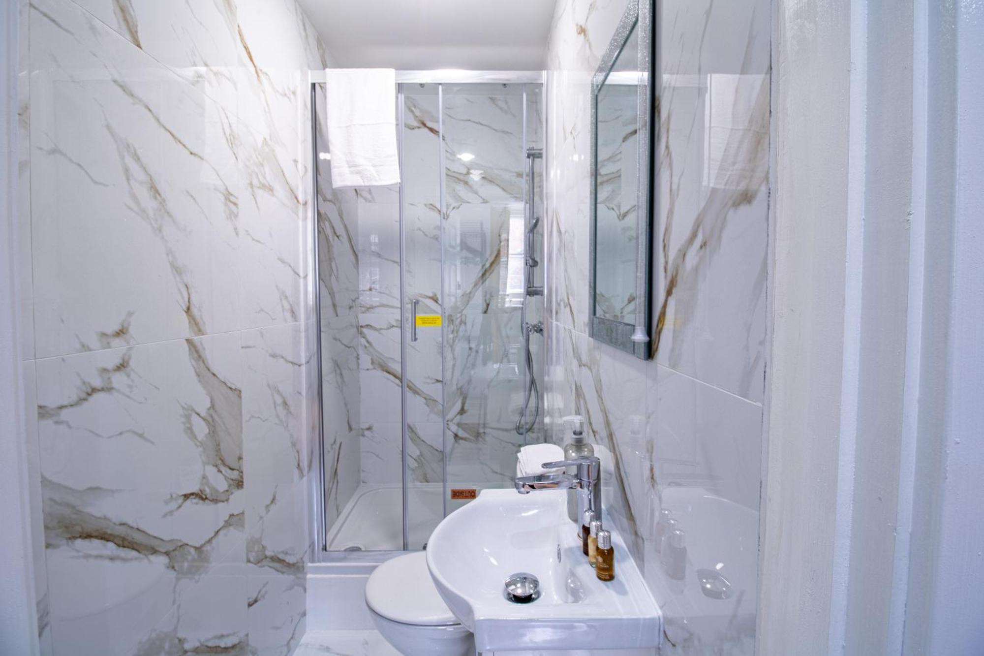 Modern 2-bedroom On Oxford Street 8gc Apartamento *