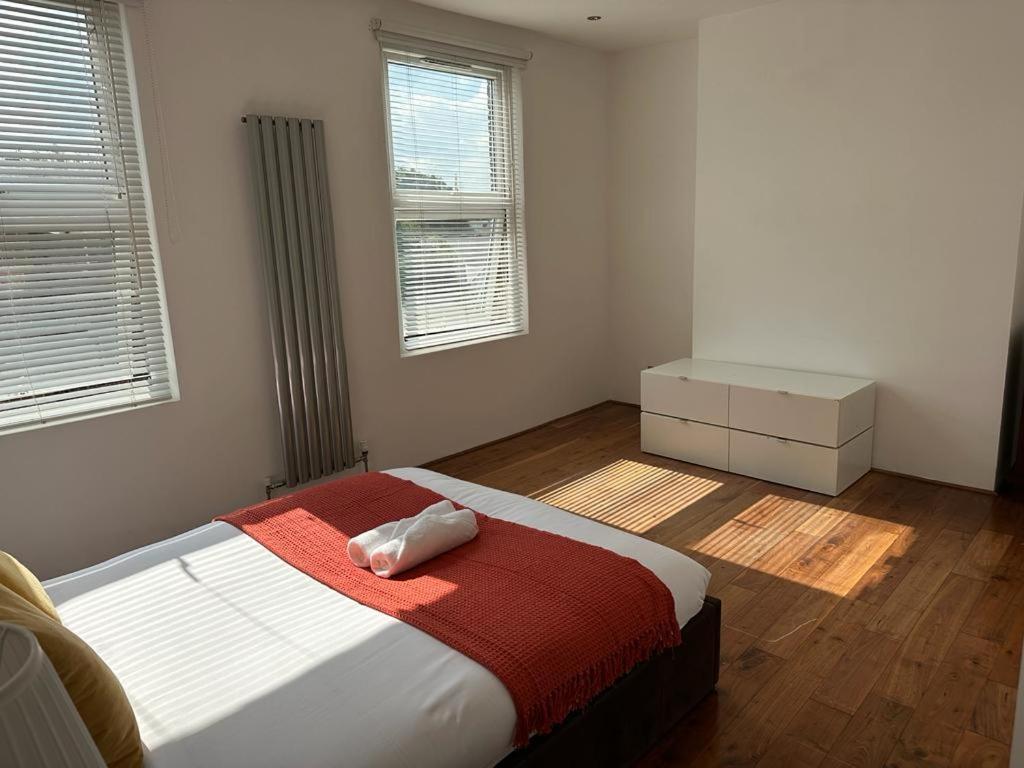 Spacious City Eye, Westminster, Big Ben, Vauxhall Station Apartamento