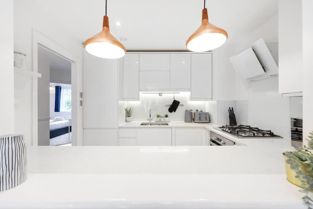3-bedroom Short Term & Flexible Renting Limehouse With Free Wifi & Free Parking * Londres