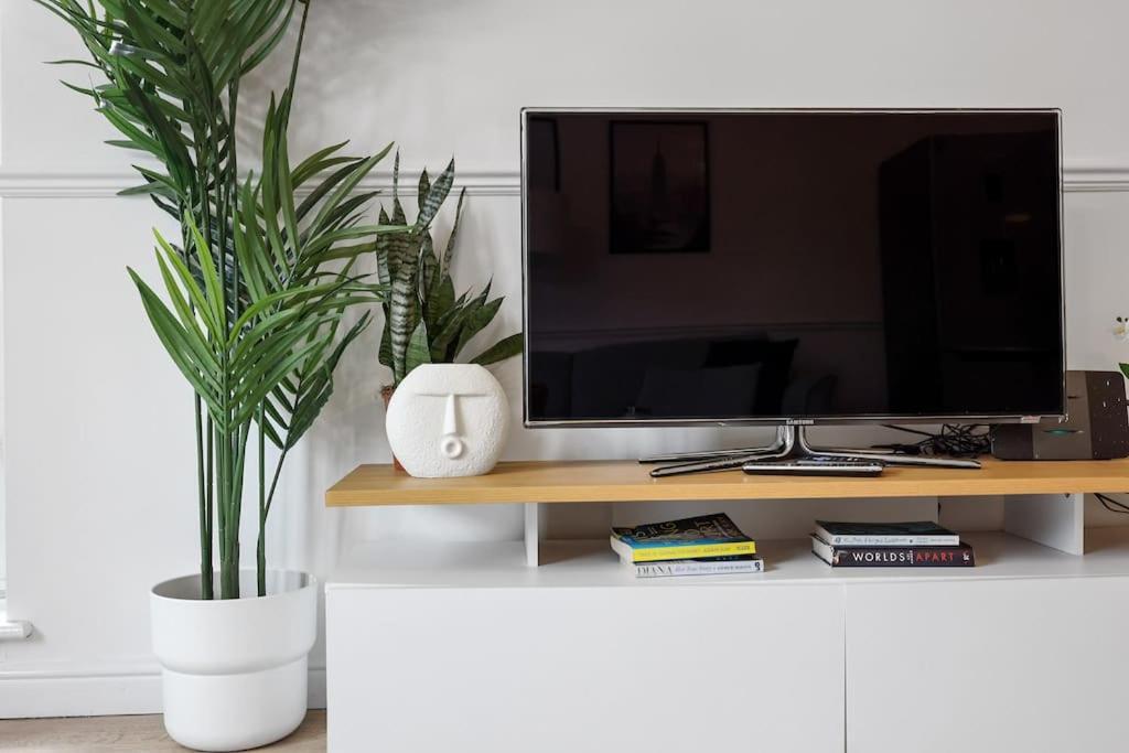 Appartement 3-bedroom Short Term & Flexible Renting Limehouse With Free Wifi & Free Parking