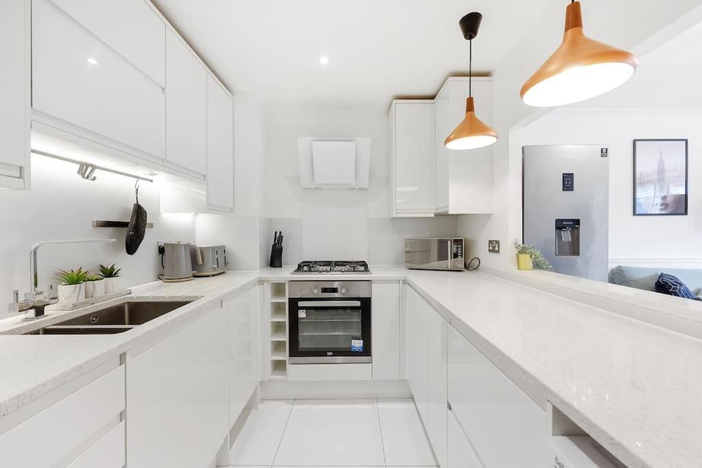 Appartement 3-bedroom Short Term & Flexible Renting Limehouse With Free Wifi & Free Parking Londres