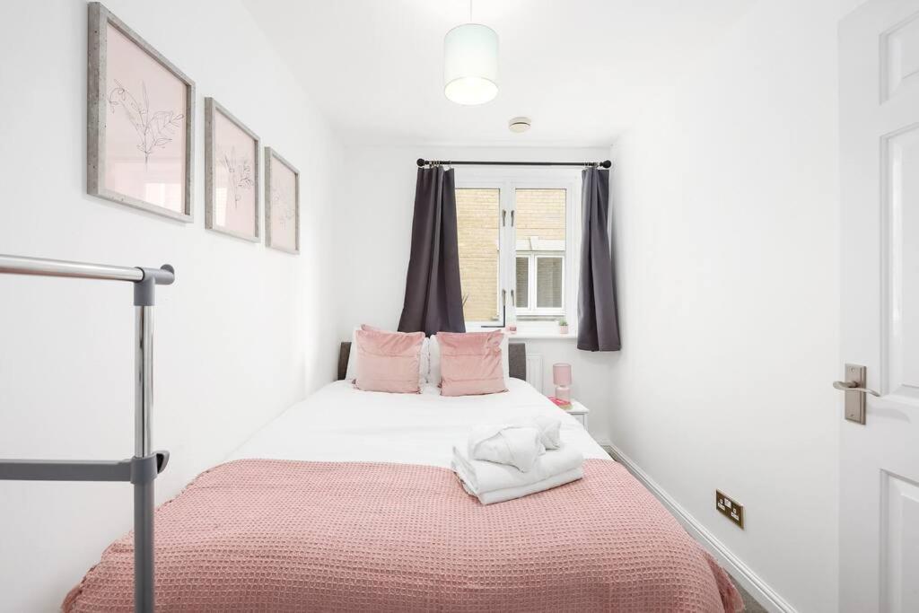 3-bedroom Short Term & Flexible Renting Limehouse With Free Wifi & Free Parking Appartement Londres