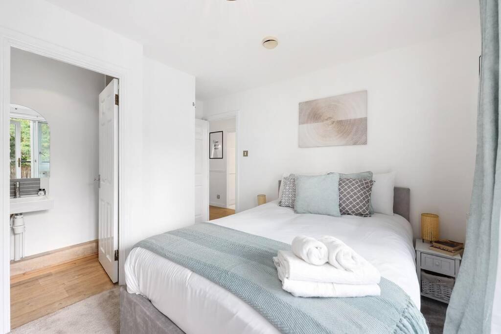 Appartement 3-bedroom Short Term & Flexible Renting Limehouse With Free Wifi & Free Parking Londres