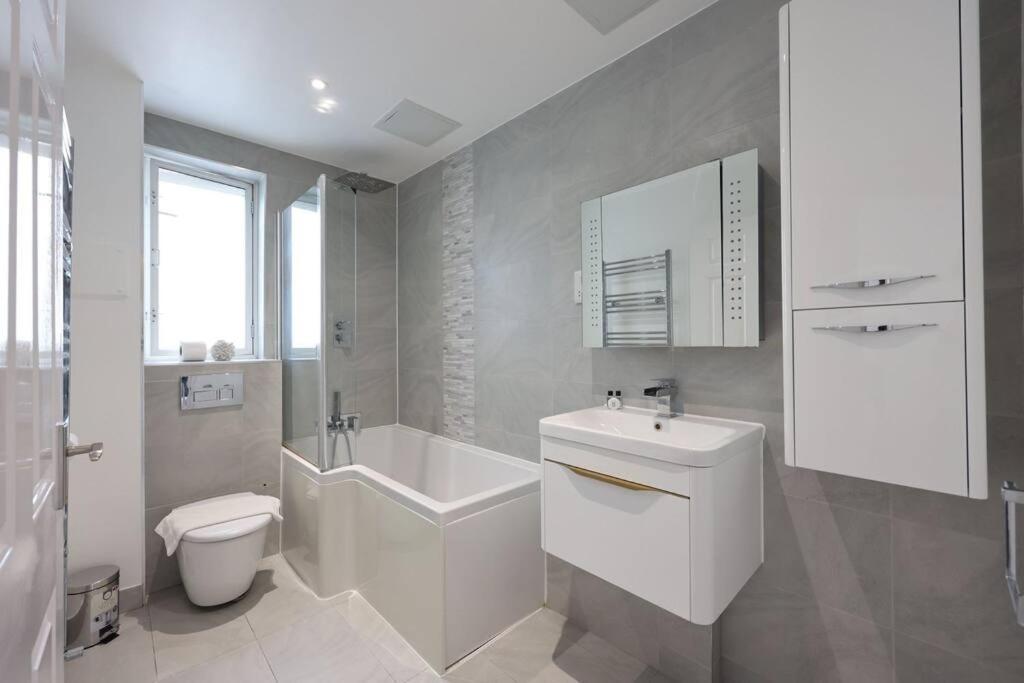 3-bedroom Short Term & Flexible Renting Limehouse With Free Wifi & Free Parking Appartement *