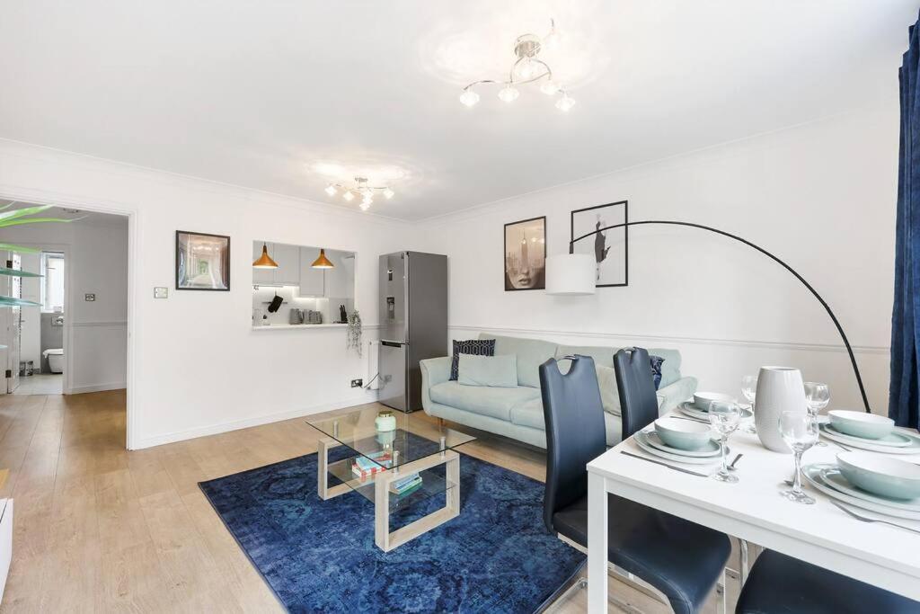 3-bedroom Short Term & Flexible Renting Limehouse With Free Wifi & Free Parking Appartement